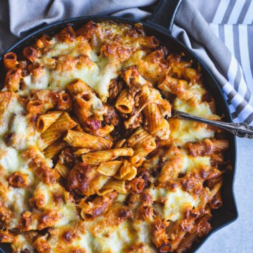 Easy Cheesy Baked Rigatoni Pasta