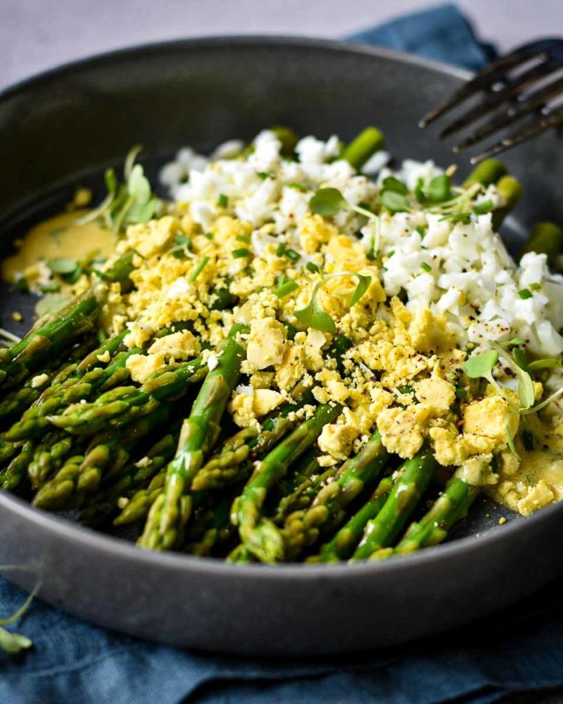 Elegant Asparagus Mimosa Salad
