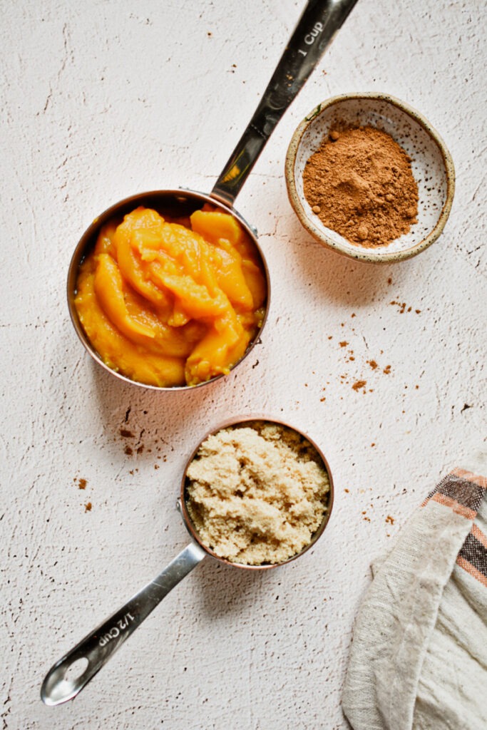 Ingredients needed to make homemade pumpkin sauce.
